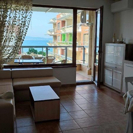 Cozy Apartment With Sea View And Free Parking Pomorie Exterior foto