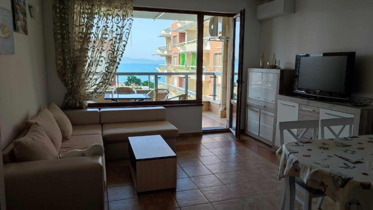 Cozy Apartment With Sea View And Free Parking Pomorie Exterior foto
